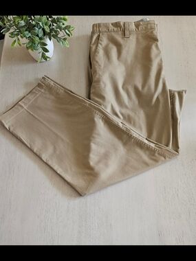 Dockers Men's Khaki Pants - Tan